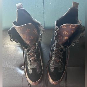 Louis Vuitton Desert Boot. Women’s size 8.5. Black and Brown.